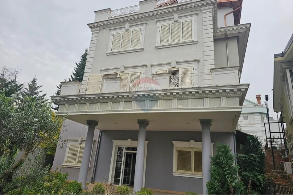 Tirane, shitet Vile , 561 m² 850.000 € 