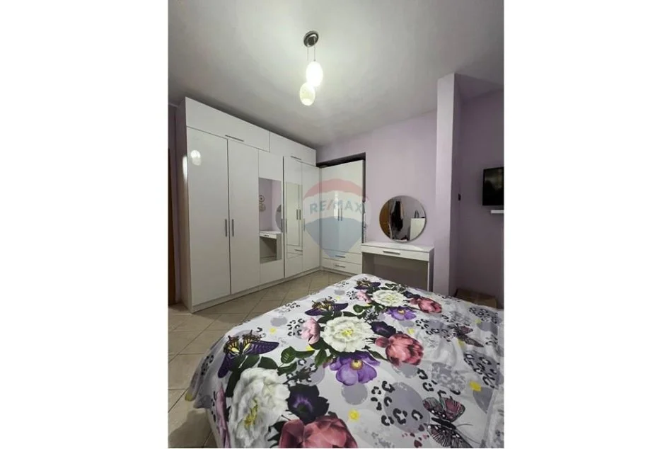 Tirane, jepet me qera apartament 1+1+Ballkon , 60 m² 450 € 