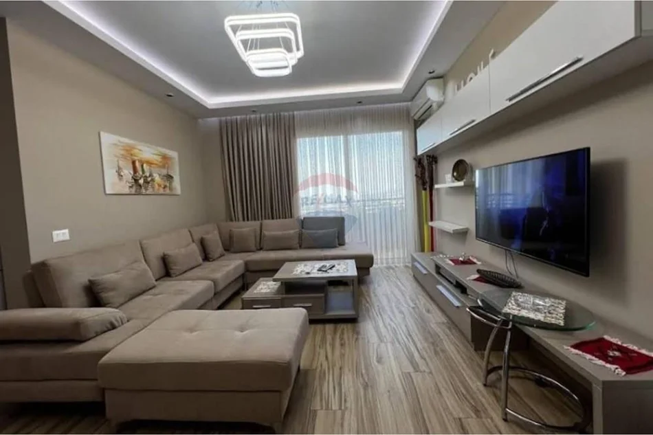 Tirane, jepet me qera apartament , 110 m² 940 € 