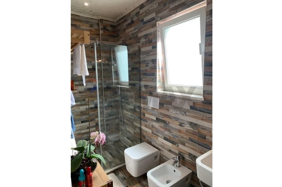 Tirane, shitet Vile Vile 3 Katshe , 412 m² 845.000 € (Rruga e Elbasanit)