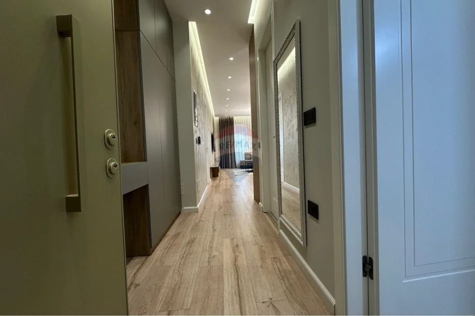 Tirane, jepet me qera apartament , 147 m² 2.100 € 