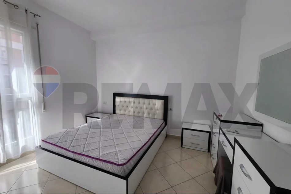 Tirane, jepet me qera apartament 1+1+Ballkon Kati 2, 53 m² 450 € (Bulevardi Gjergj Fishta)
