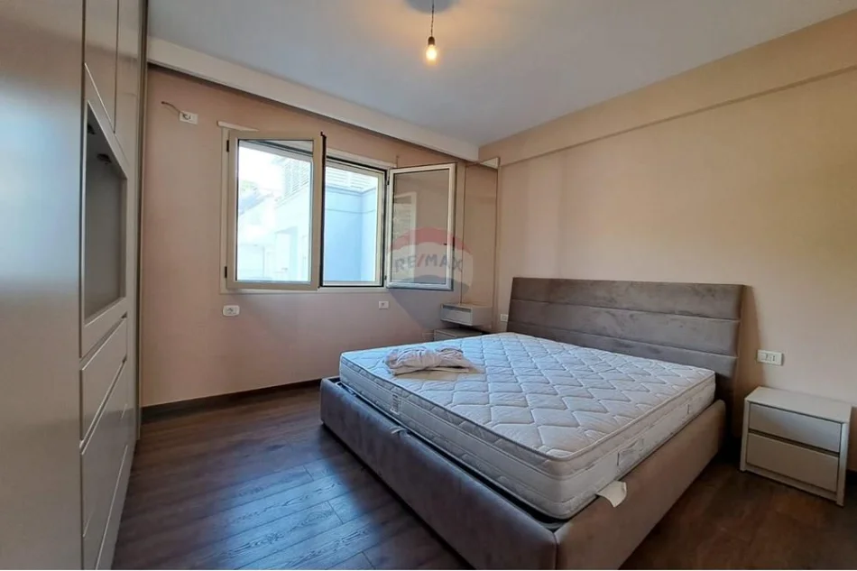 Vlore - Lungomare, shitet apartament 2+1 Kati 9, 96 m² 260.000 € (Rrug Murat Terbaci,Vlore)