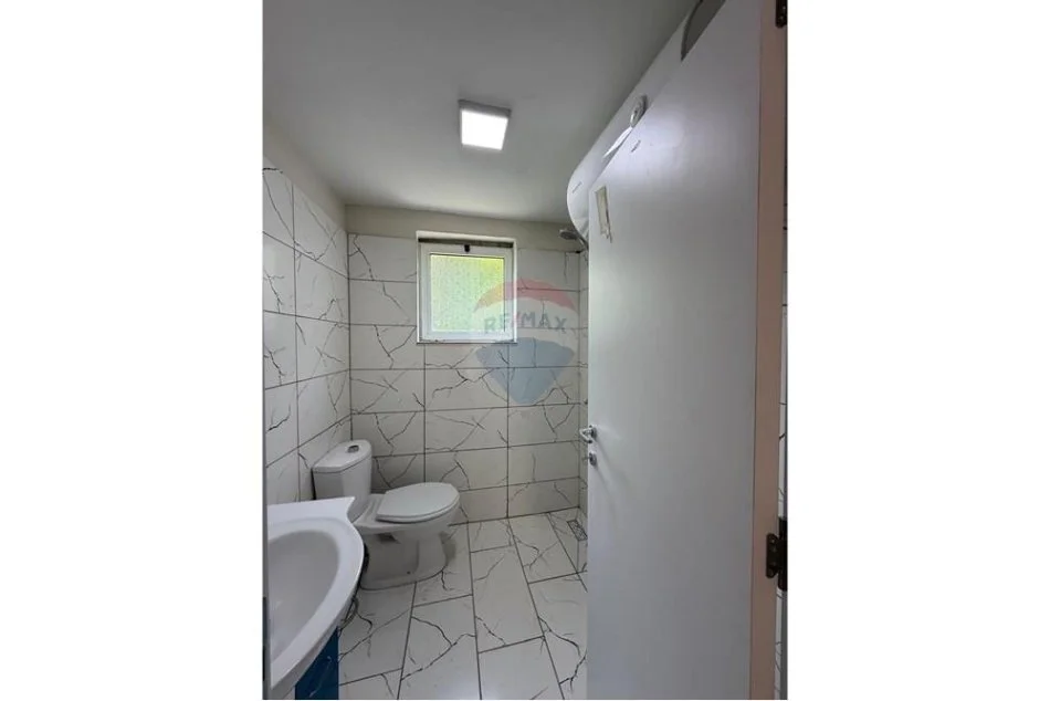 Tirane, jepet me qera apartament 2+1+Ballkon Kati 2, 65 m² 470 € (Selite)
