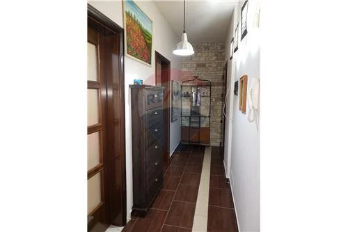 Tirane, jepet me qera apartament 1+1 , 82 m² 550 € (Medar Shtylla - Komuna e Parisit)