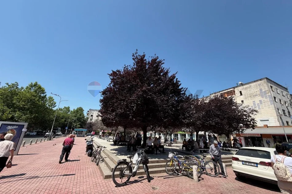 Tirane, jepet me qera , 181 m² 1.500 € (Rruga Odhise Paskali Sheshi Shtraus, Tiranë)