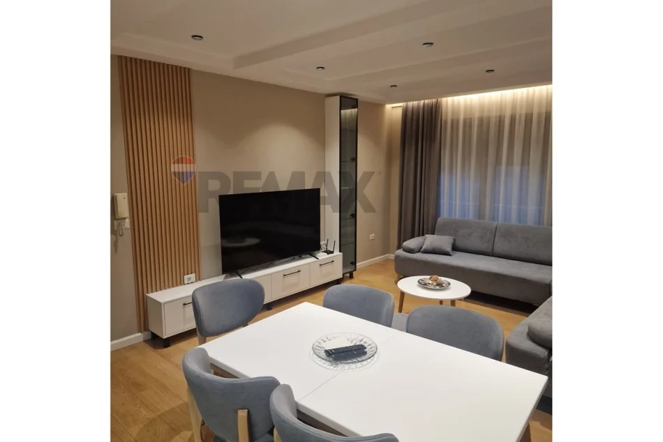 Tirane, jepet me qera Vile 3+1 Kati 2, 850 € (Ish Venue)