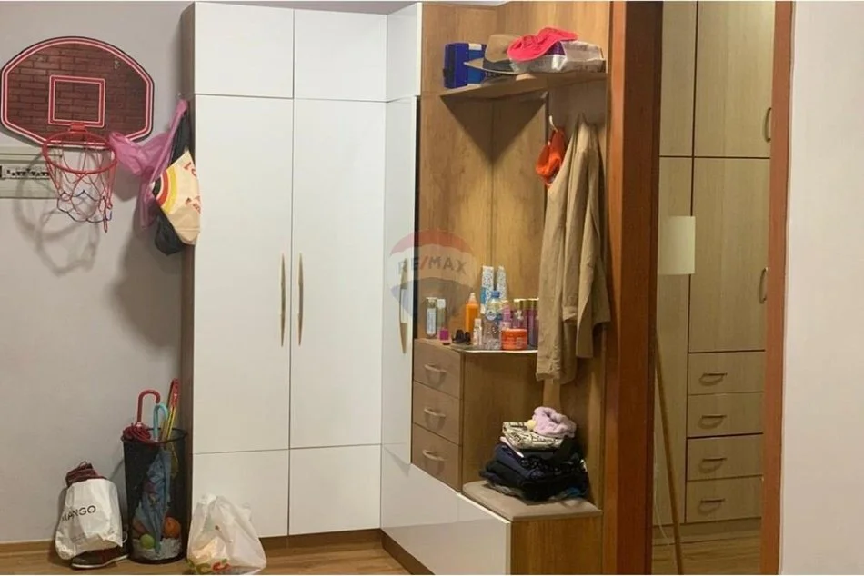 Tirane, jepet me qera apartament 2+1 , 115 m² 550 € 