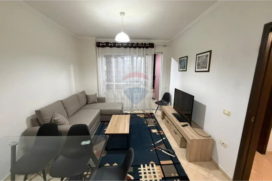 Tirane, jepet me qera apartament Kati 5, 60 m² 400 € 