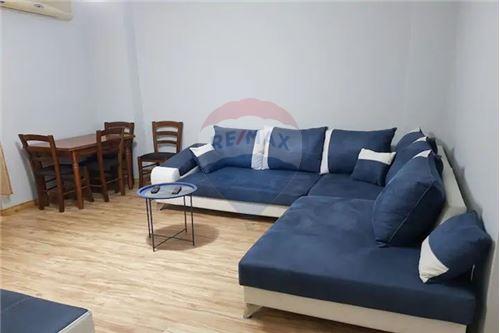 Tirane, jepet me qera apartament 2+1+BLK Kati 5, 90 m² 600 Euro (Rryga Dibres)