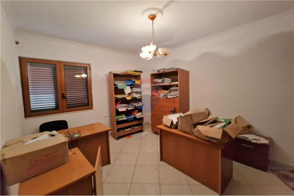 Vlore, shitet apartament+verande | Penthouse 3+1+Ballkon Kati 10, 328 m² 255.000 € (Blv.Ismail Qmali, Vlore)