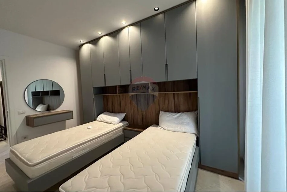 Tirane, jepet me qera 2+1+Ballkon , 550 €