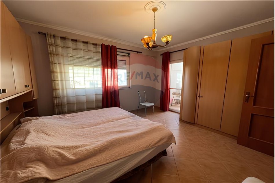 Tirane, jepet me qera apartament 1+1 , 100 m² 700 € (Myslym Shyri)
