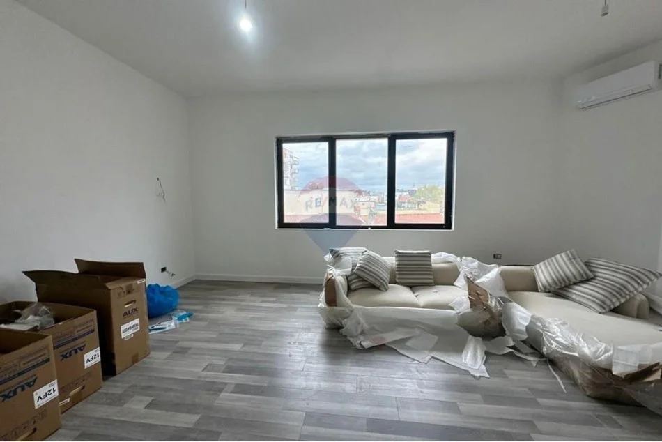 Tirane, jepet me qera apartament 1+1+Ballkon , 70 m² 700 € (Vasil Shanto)