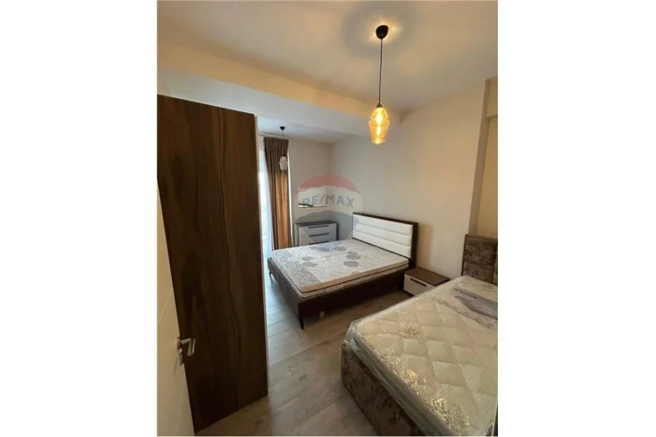 Shqiperi, jepet me qera apartament 1+1 , 85 m² 550 € (RRUGA SITKI CICO)