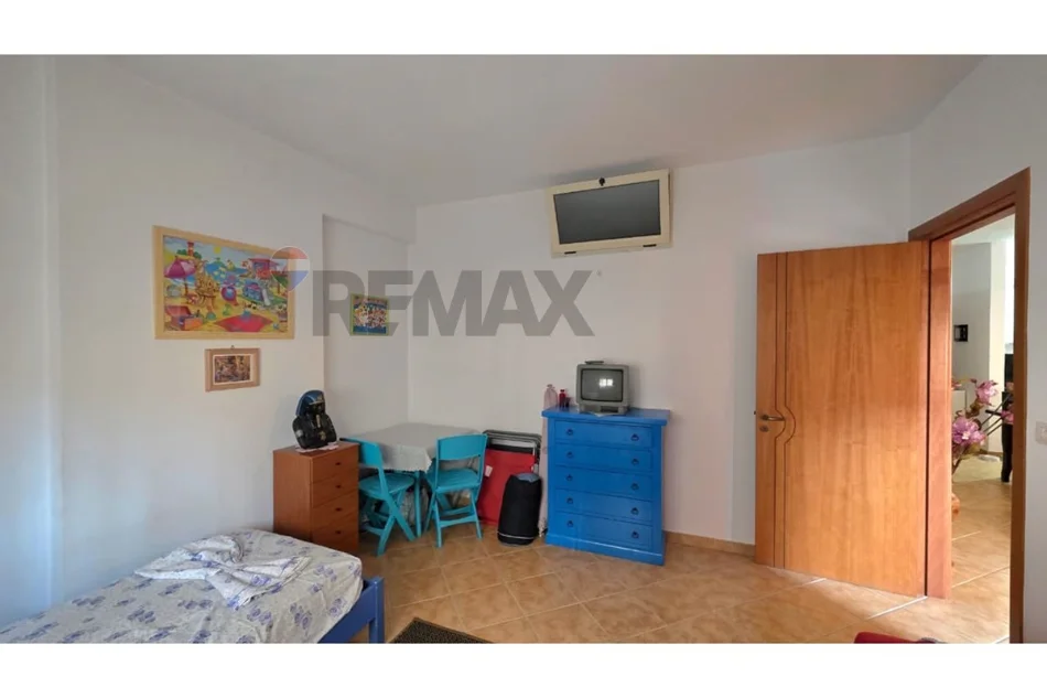 Vlore, jepet me qera apartament 1+1+Ballkon Kati 2, 95 m² 350 € (Rruga Hasan Kushta, Albano Romina, Vlorë)