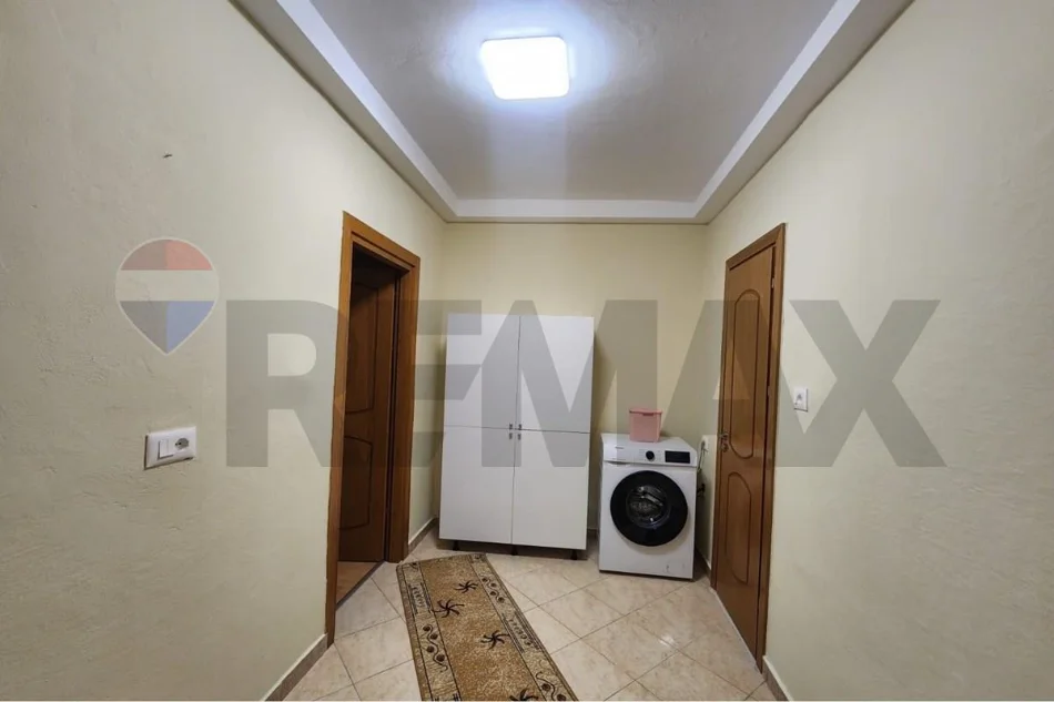 Tirane, jepet me qera apartament 1+1+Ballkon Kati 2, 53 m² 420 € (Rruga Bardhyl)