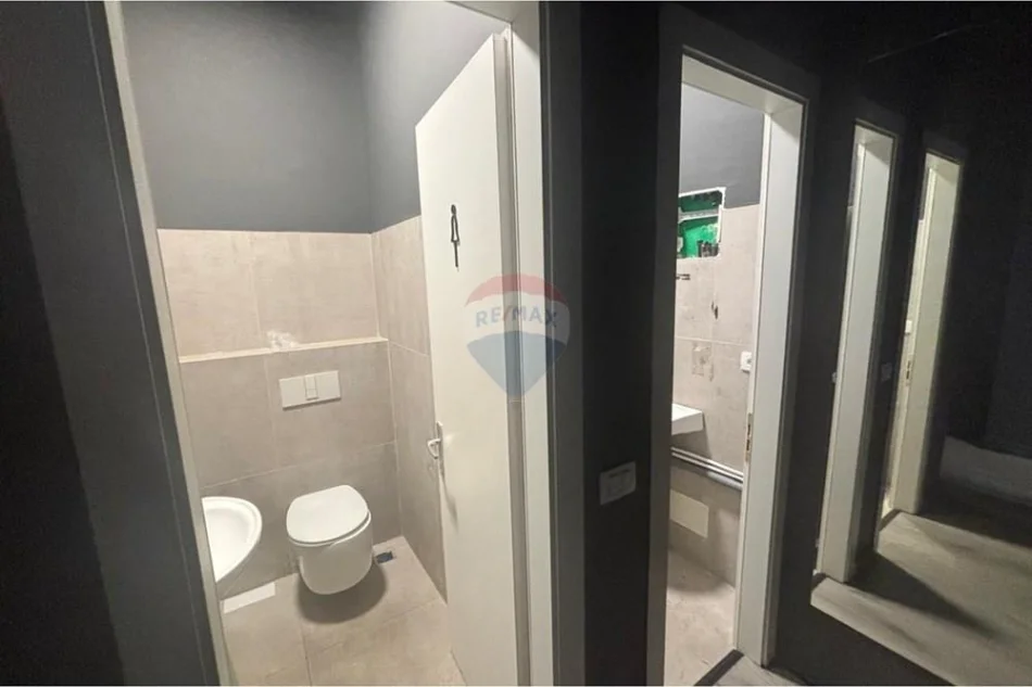 Tirane, jepet me qera , 210 m² 3.001 € 