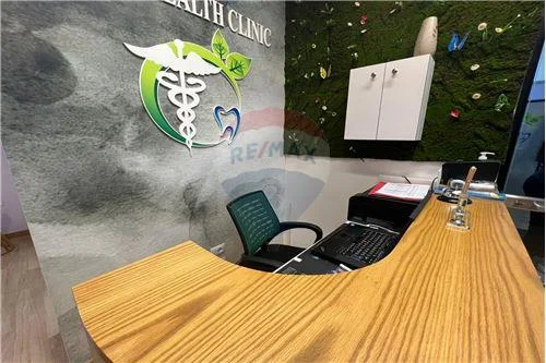 Tirane, jepet me qera ambjent biznesi Kati 1, 57 m² 800 € (Bulevardi Bajram Curri)