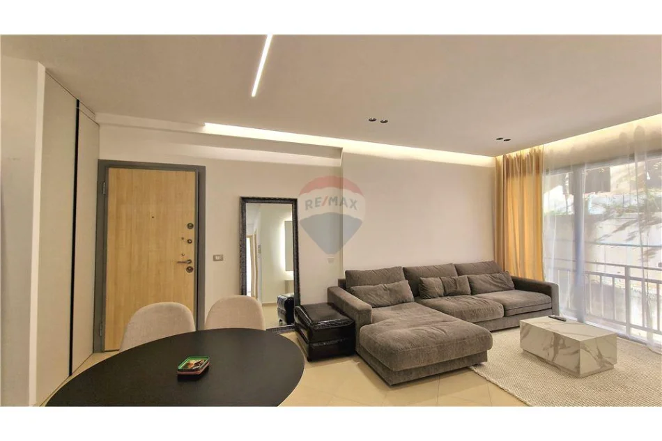 Vlore - Lungomare, shitet apartament 2+1 Kati 2, 80 m² 138.400 € (Rruga Dhimitër Konomi, Vlore)