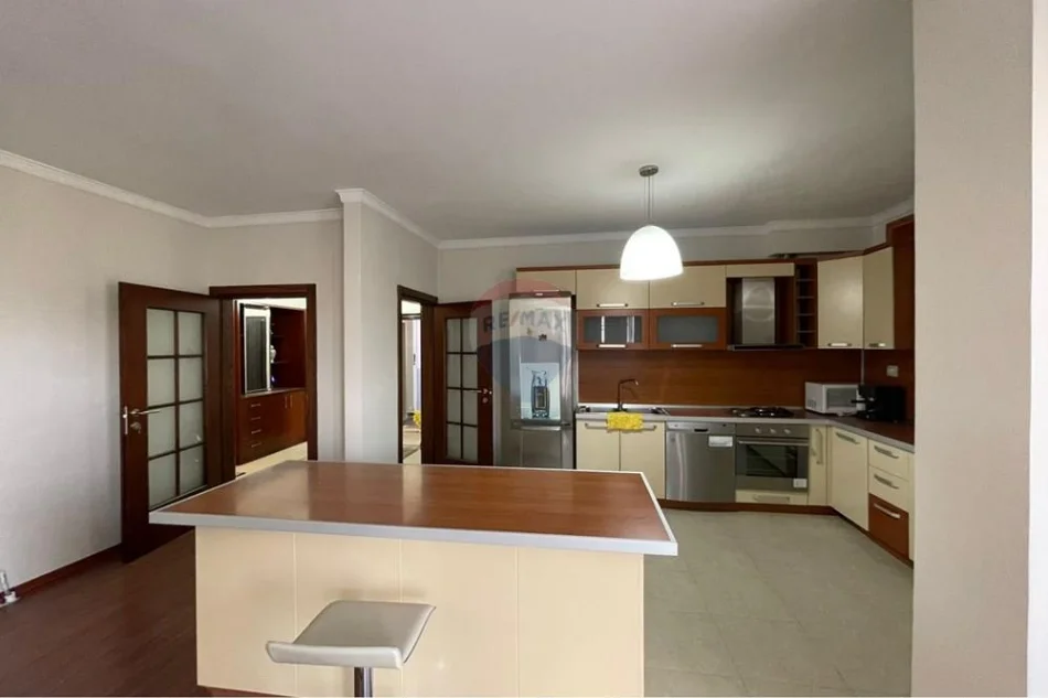 Tirane, shitet apartament 3+1 Kati 3, 183 m² 330.000 € (Kopshti Zoologjik, Tiranë)