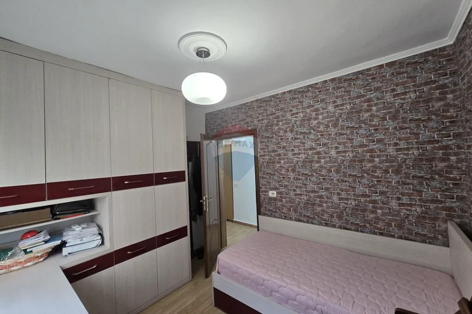 Tirane, shitet apartament , 117 m² 