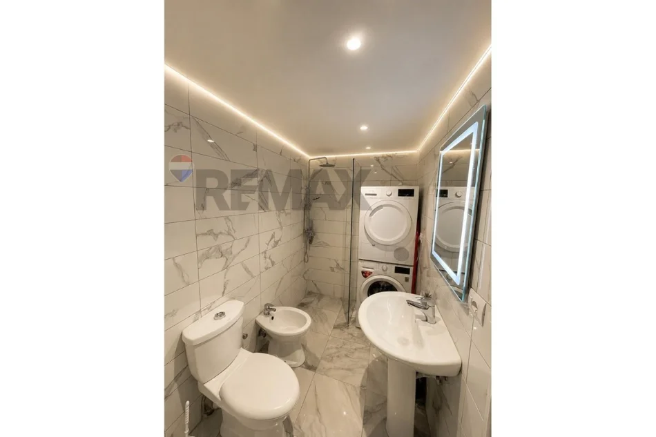 Tirane, shitet apartament duplex , 66 m² 128.000 € 