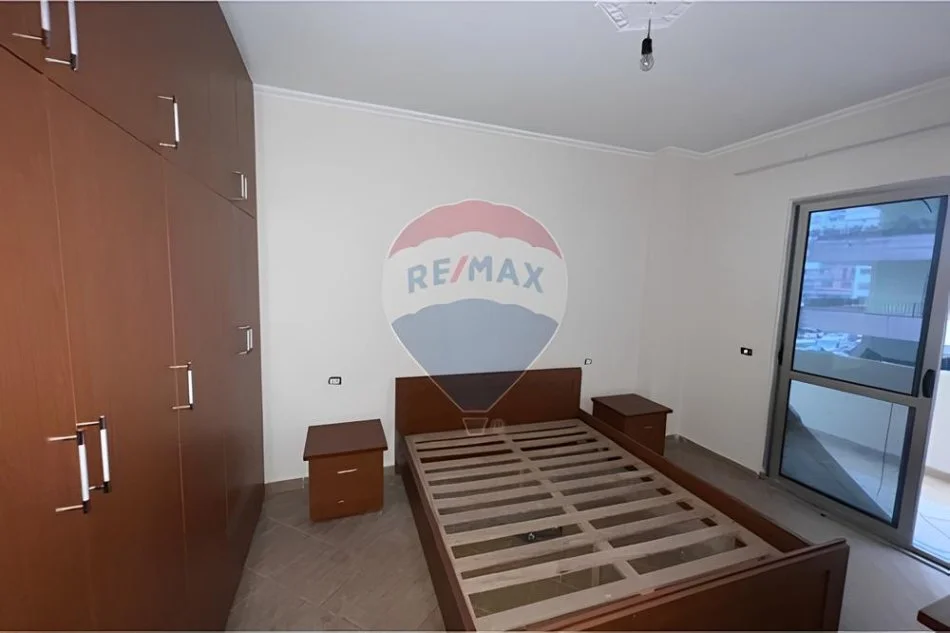 Tirane, jepet me qera apartament 3+1 , 102 m² 500 € 
