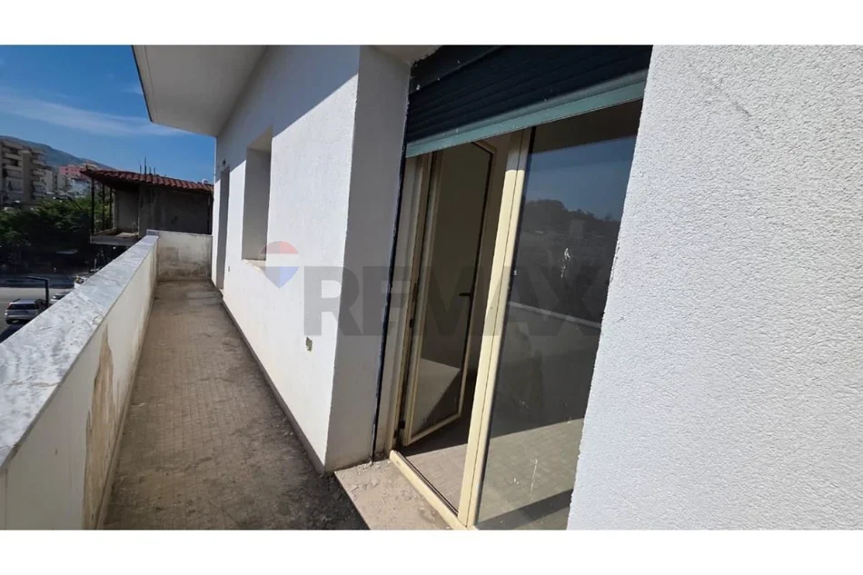 Vlore, shitet apartament 2+1 Kati 2, 77 m² 73.000 € (Rruga Ate Kristo Negovani, Vlore)