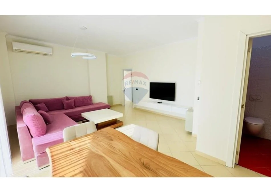 Tirane, jepet me qera apartament 2+1+Ballkon , 120 m² 1.100 € 