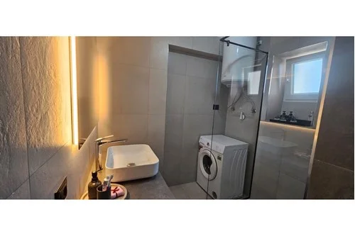 Tirane, jepet me qera apartament 1+1+Aneks+Ballkon Kati 3, 90 m² 480 € (Kinostudio)