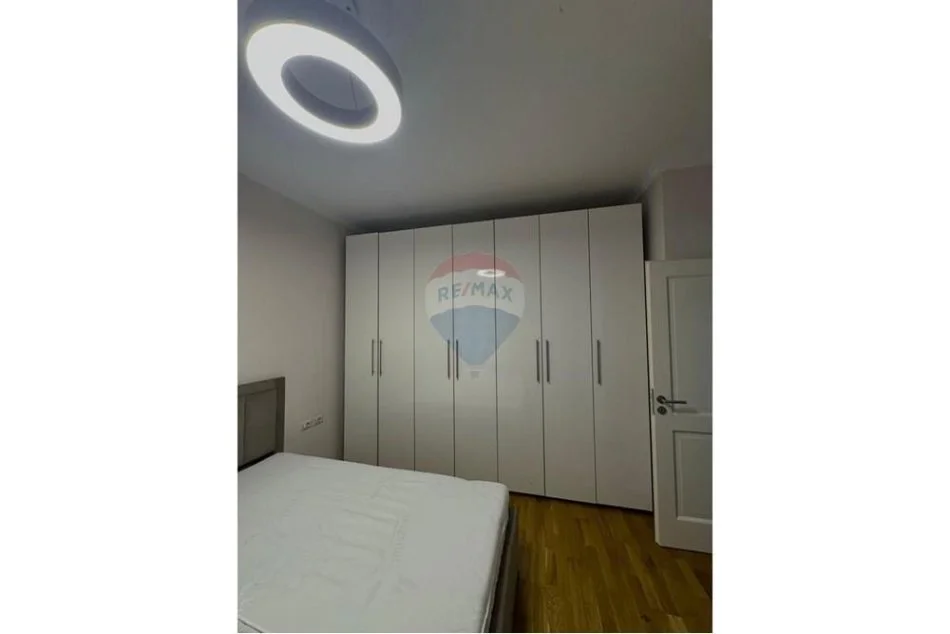 Tirane, jepet me qera apartament 2+1 , 115 m² 600 € (Astir)