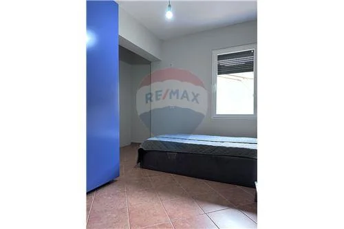 Tirane, jepet me qera apartament 3+1, Kati 5, 125 m² 650 € (Komuna e Parisit, Albania)