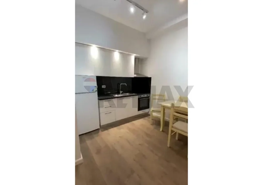Tirane, jepet me qera apartament , 90 m² 550 € 