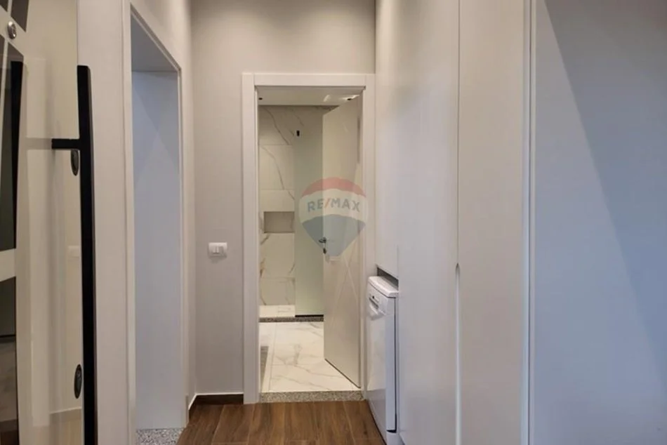 Tirane, jepet me qera Vile 2 Katshe , 191 m² 900 € (Qesarak, Tiranë)