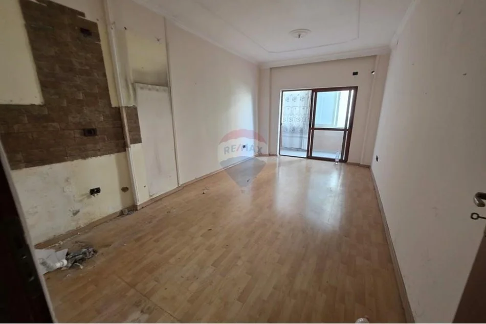 Tirane, shes apartament 3+1+Ballkon Kati 3, 115 m² 299.000 € (prane Lion PARK)