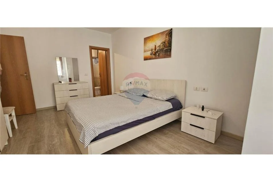 Tirane, jepet me qera apartament 2+1 Kati 3, 100 m² 650 € (Rruga e Kavajës)
