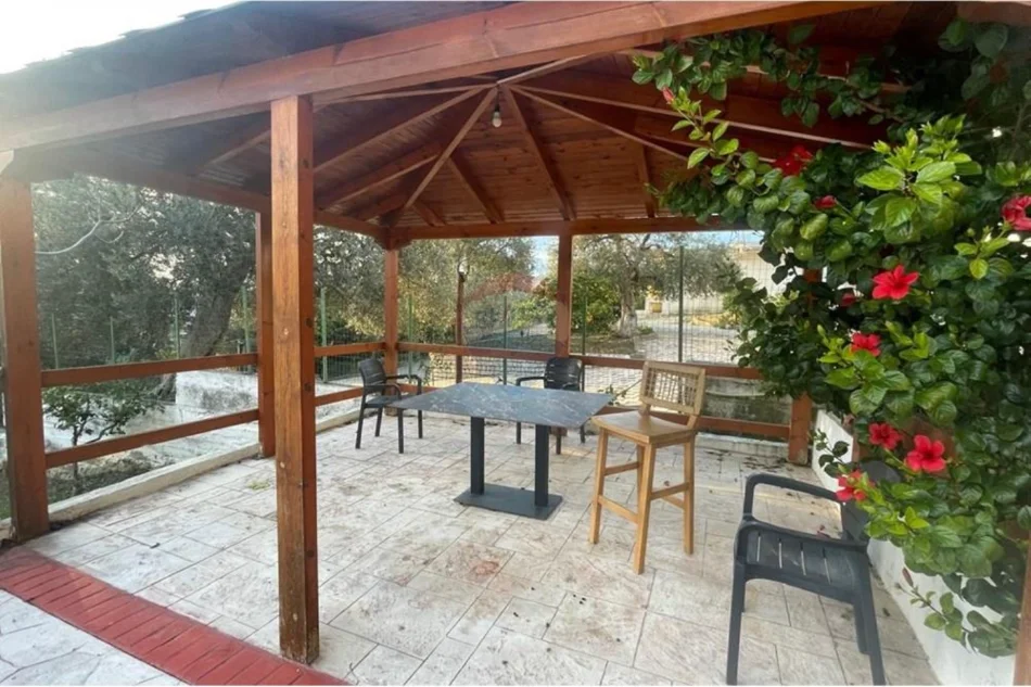 Vlore, jepet me qera Vile 2+1+Aneks+Ballkon Kati 1, 116 m² 500 € (Rruga e Re, Vlore)