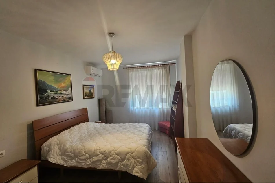 Tirane, jepet me qera apartament 1+1+Ballkon , 84 m² 740 € (Liceu Artistik)