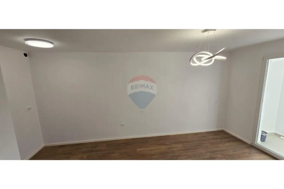 Tirane, shitet apartament , 61 m² 140.000 €