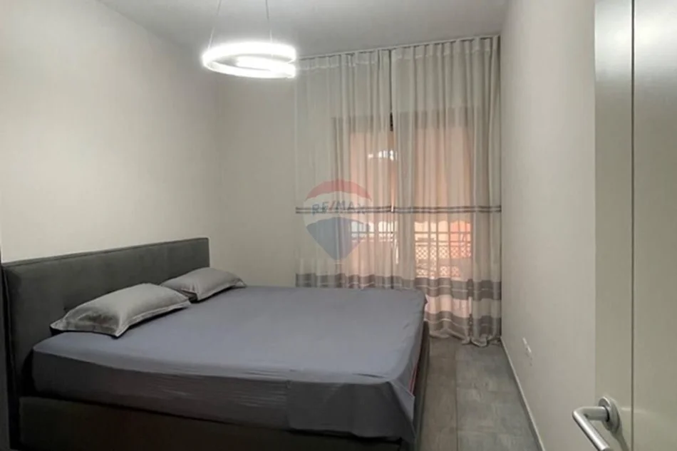 Tirane, jepet me qera apartament 1+1 Kati 6, 75 m² 800 € (Kompleksi Delijorgji)