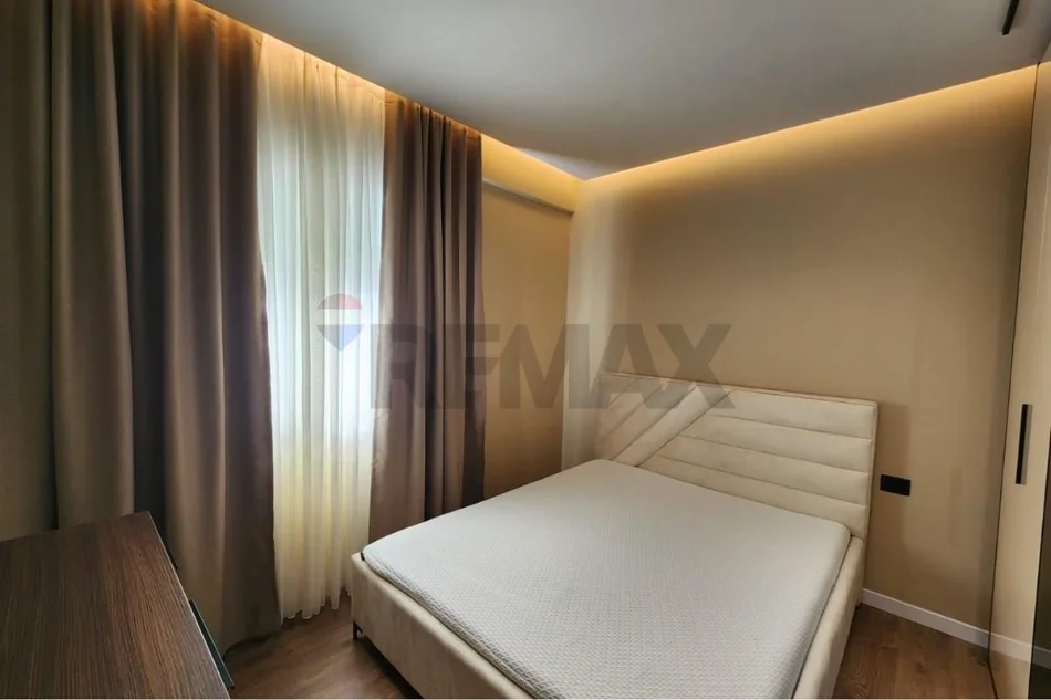 Xhamllik, Apartament 2+1 per Qira - 800 Euro