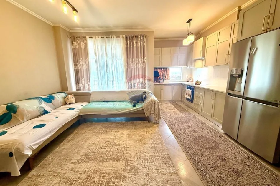 Tirane, shitet apartament 2+1 , 101 m² 215.000 € 