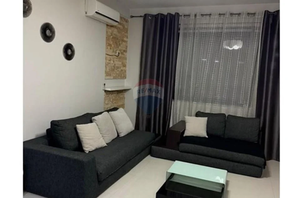 Tirane, jepet me qera 1+1 , 65 m² 500 € (Astir)