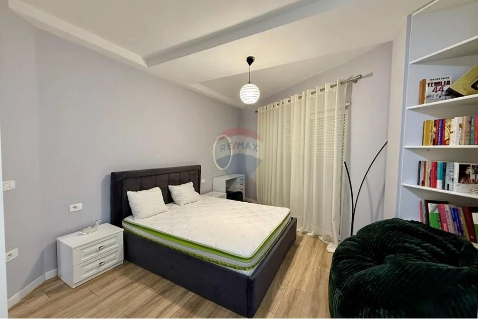 Tirane, jepet me qera apartament 1+1 Kati 3, 82 m² 650 € (Kodra e diellit)
