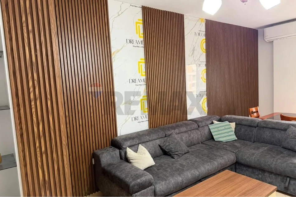 Tirane, jepet me qera apartament 2+1+Ballkon , 650 m² (Don Bosko)