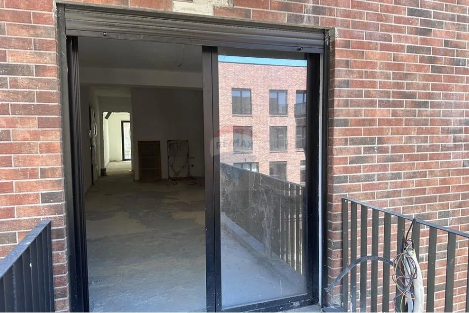 Tirane, shitet apartament 1+1+Ballkon , 83 m² 132.700 € 