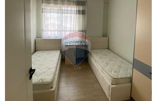 Tirane, jepet me qera apartament 2+1 Kati 2, 90 m² 500 € (QIRA APARTAMENT 2+1 NE SAUK!)