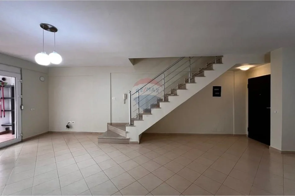 Tirane, shitet apartament 2+1+Ballkon Kati 4, 160 m² 267.000 € (Kodra e Diellit 1)