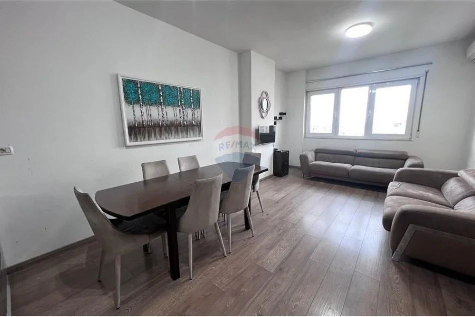 Tirane, jepet me qera 2+1 , 90 m² 900 € (Kompleksi Panorama, Don Bosko, Tiranë)